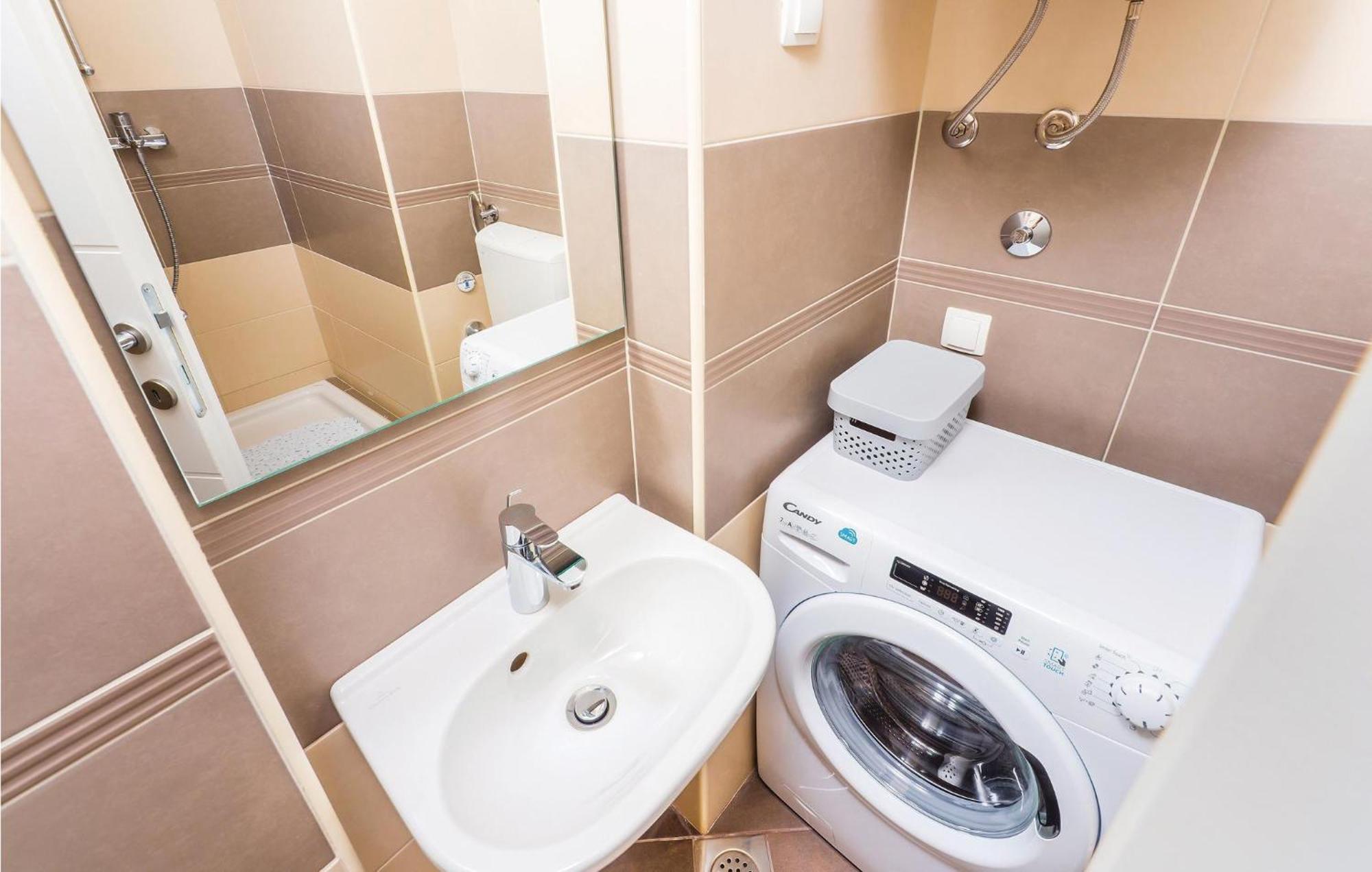 1 Bedroom Gorgeous Apartment In 오파티아 외부 사진