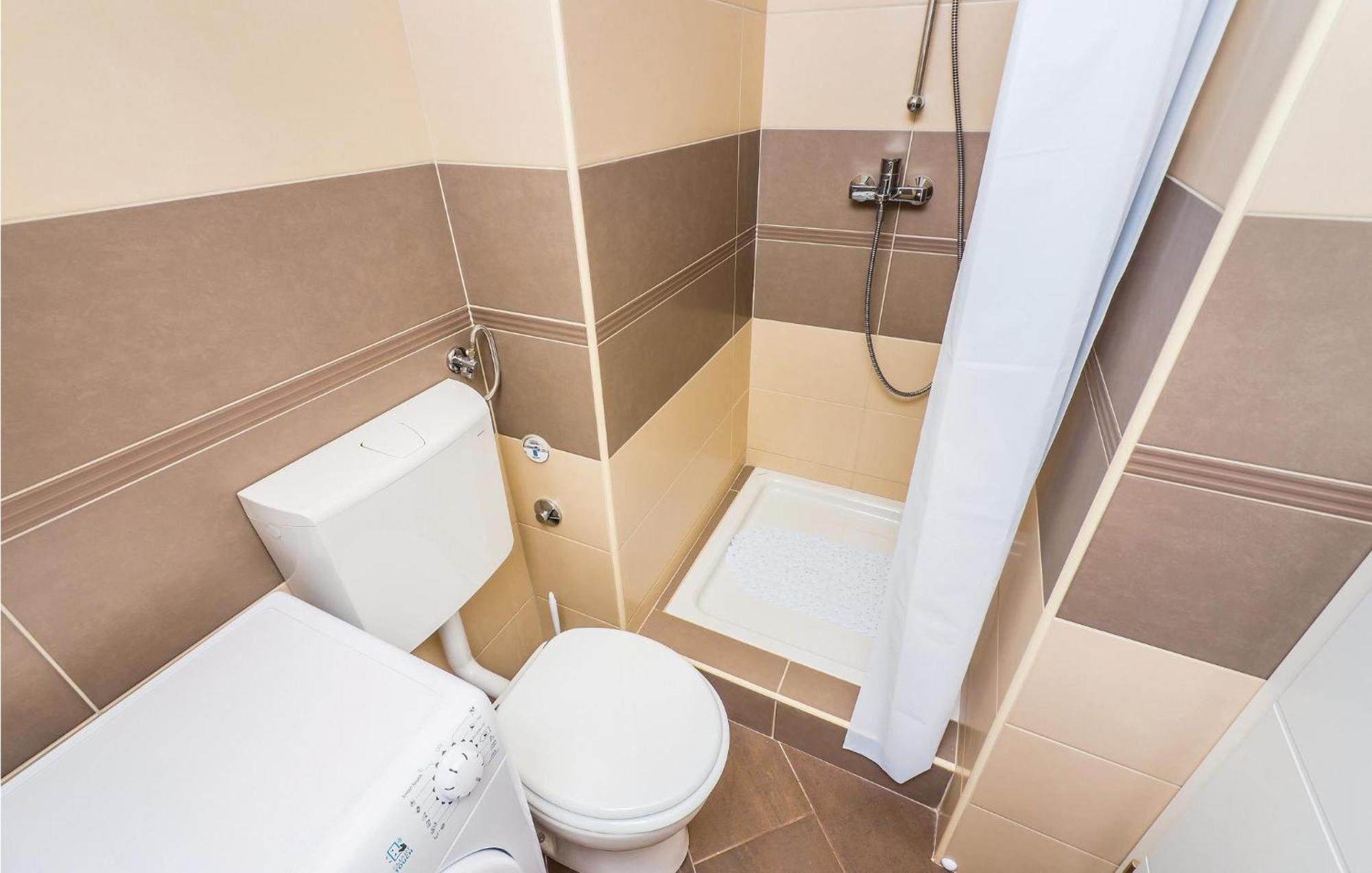 1 Bedroom Gorgeous Apartment In 오파티아 외부 사진